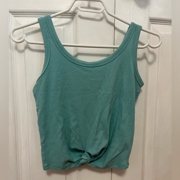 Hollister crop top - Picture 2 of 2